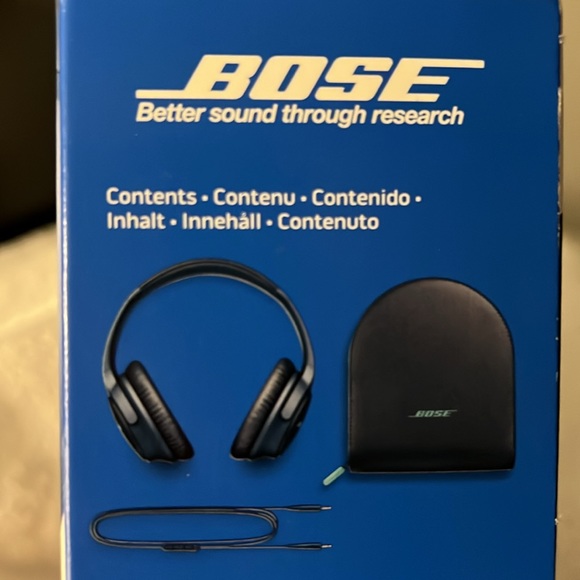 Bose SoundTrue Around-Ear II Wired Headphones - Picture 5 of 6